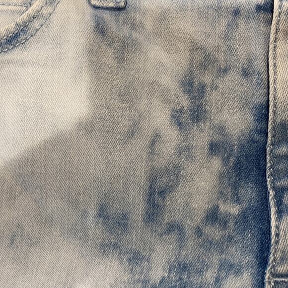 Universal Thread acid wash High Rise Jean Shorts - Picture 8 of 10